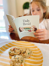 Load image into Gallery viewer, Daily Bread Mealtime Table Blessings Book